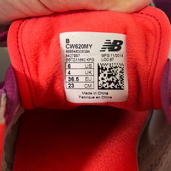 New Balance 620 - Picture 3 of 3